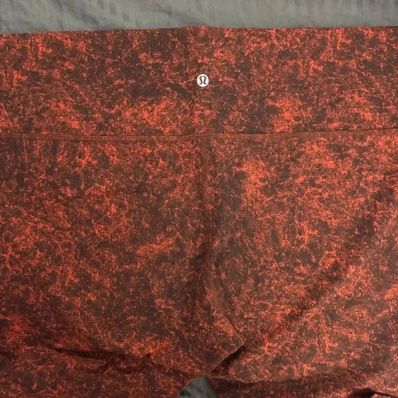 LULULEMON Wunder Train HR CROP 23" Denim Wash Print Autumn Red Black Size 20 - Picture 3 of 10